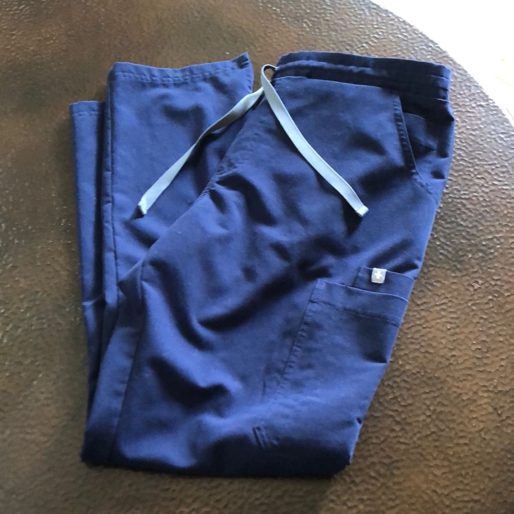 Figs Navy Yola scrub pants- size MP